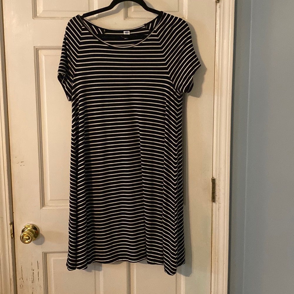 Old Navy black & white striped dress